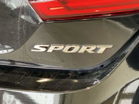 Used 2021 Honda Accord Sport image 12