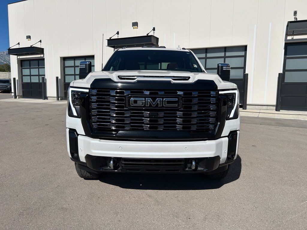 Used 2025 GMC Sierra 3500 Denali Ultimate AWD/4WD image 5