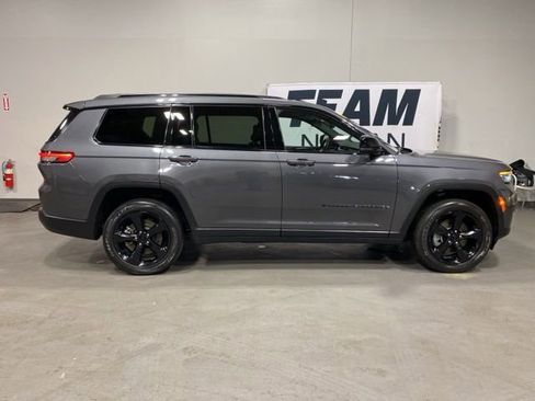 Used 2023 Jeep Grand Cherokee L Laredo image 8