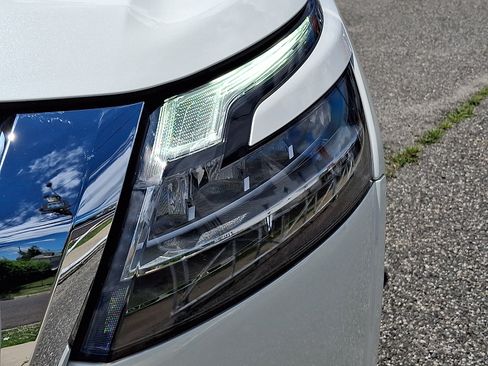 Certified 2023 Nissan Pathfinder Platinum AWD/4WD image 8