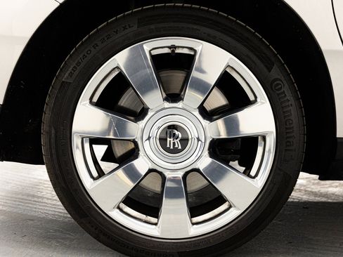 Used 2020 Rolls-Royce Cullinan image 14