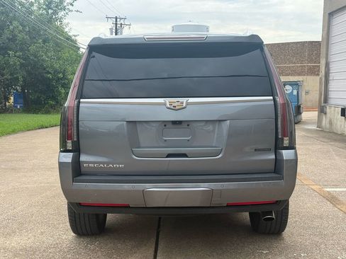 Used 2019 Cadillac Escalade Premium Luxury AWD/4WD image 3