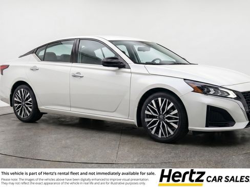 Used 2025 Nissan Altima 2.5 SV FWD image 1