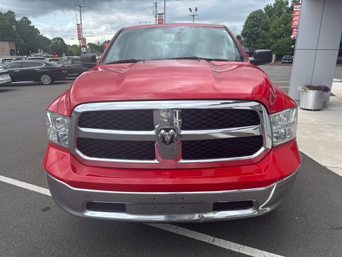 Used 2019 RAM 1500 Classic SLT AWD/4WD image 3