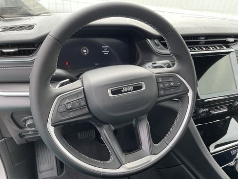 New 2025 Jeep Grand Cherokee Laredo X image 18