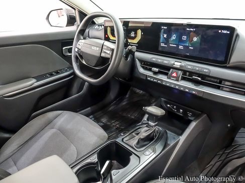 Used 2025 Kia K4 FWD image 31