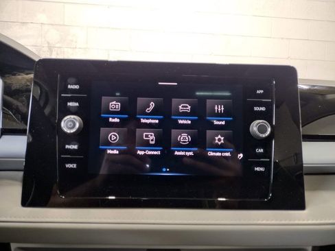 New 2025 Volkswagen Taos SE image 31