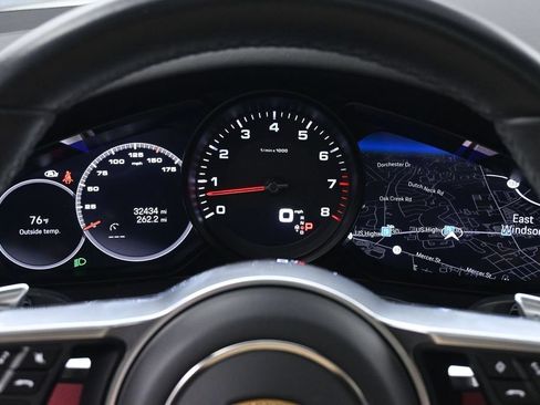 Used 2023 Porsche Cayenne Coupe AWD/4WD image 25
