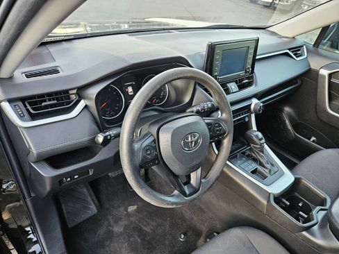 Used 2022 Toyota RAV4 XLE AWD/4WD image 16
