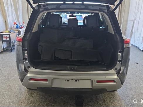 Used 2023 Nissan Pathfinder SL image 9