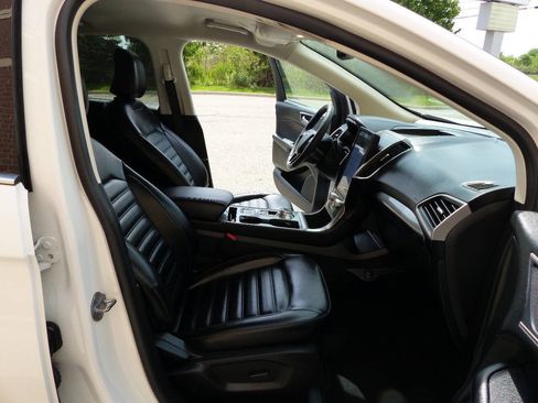 Used 2023 Ford Edge SEL AWD/4WD image 43