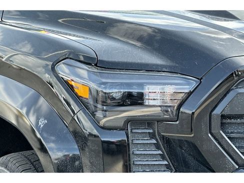 Used 2025 Toyota Tacoma TRD Sport image 28