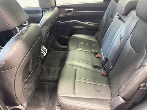 Used 2022 Kia Sorento S w/ Panoramic Sunroof Package AWD/4WD image 18