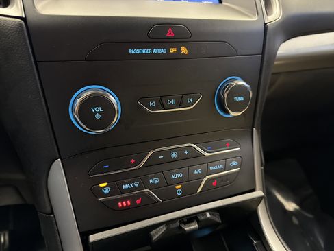 Used 2020 Ford Edge SEL w/ Convenience Package image 21