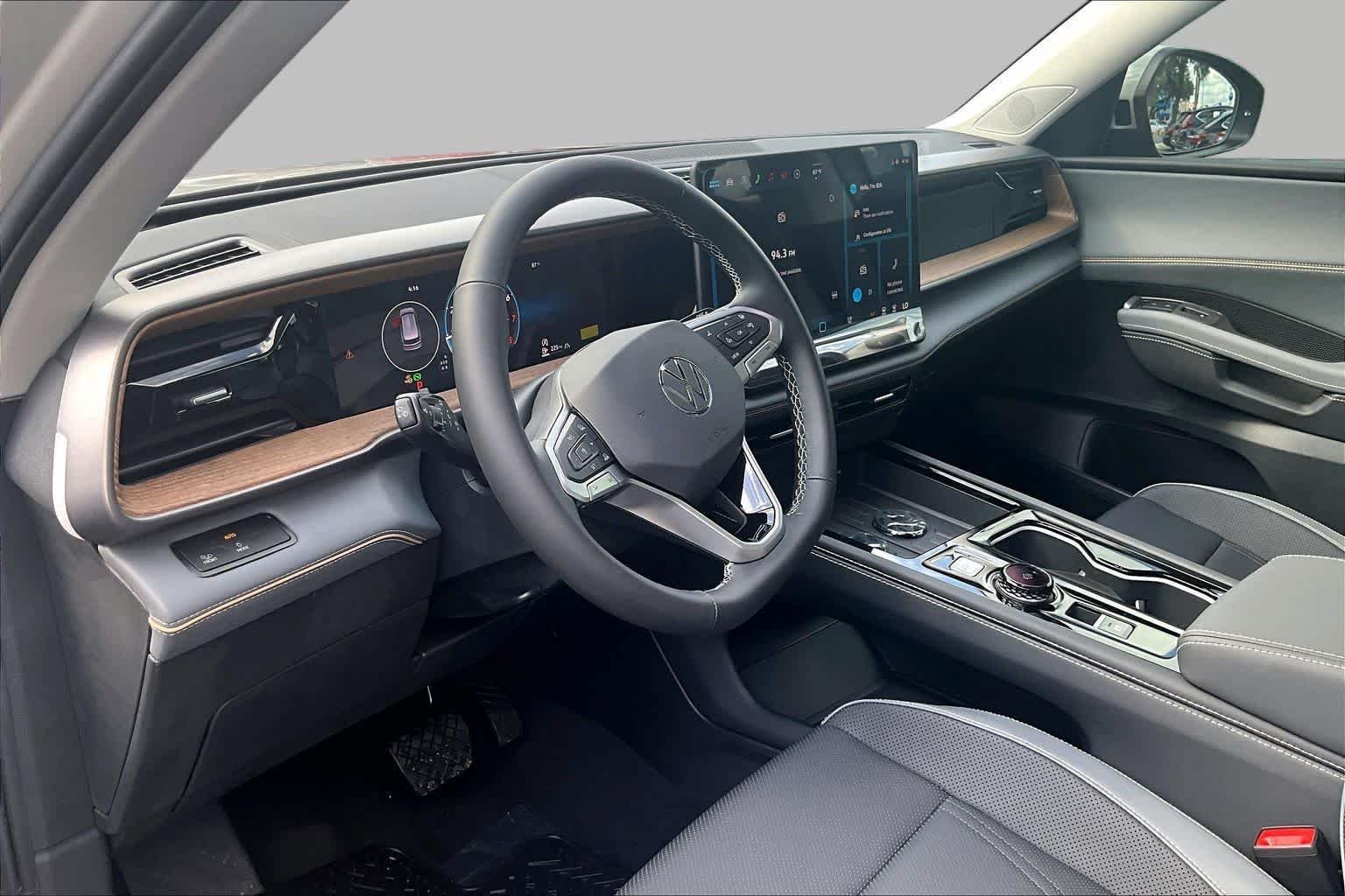 New 2027 Volkswagen Atlas SE FWD image 8