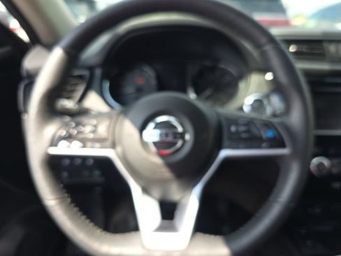 Used 2020 Nissan Rogue SV w/ Premium Package FWD image 5
