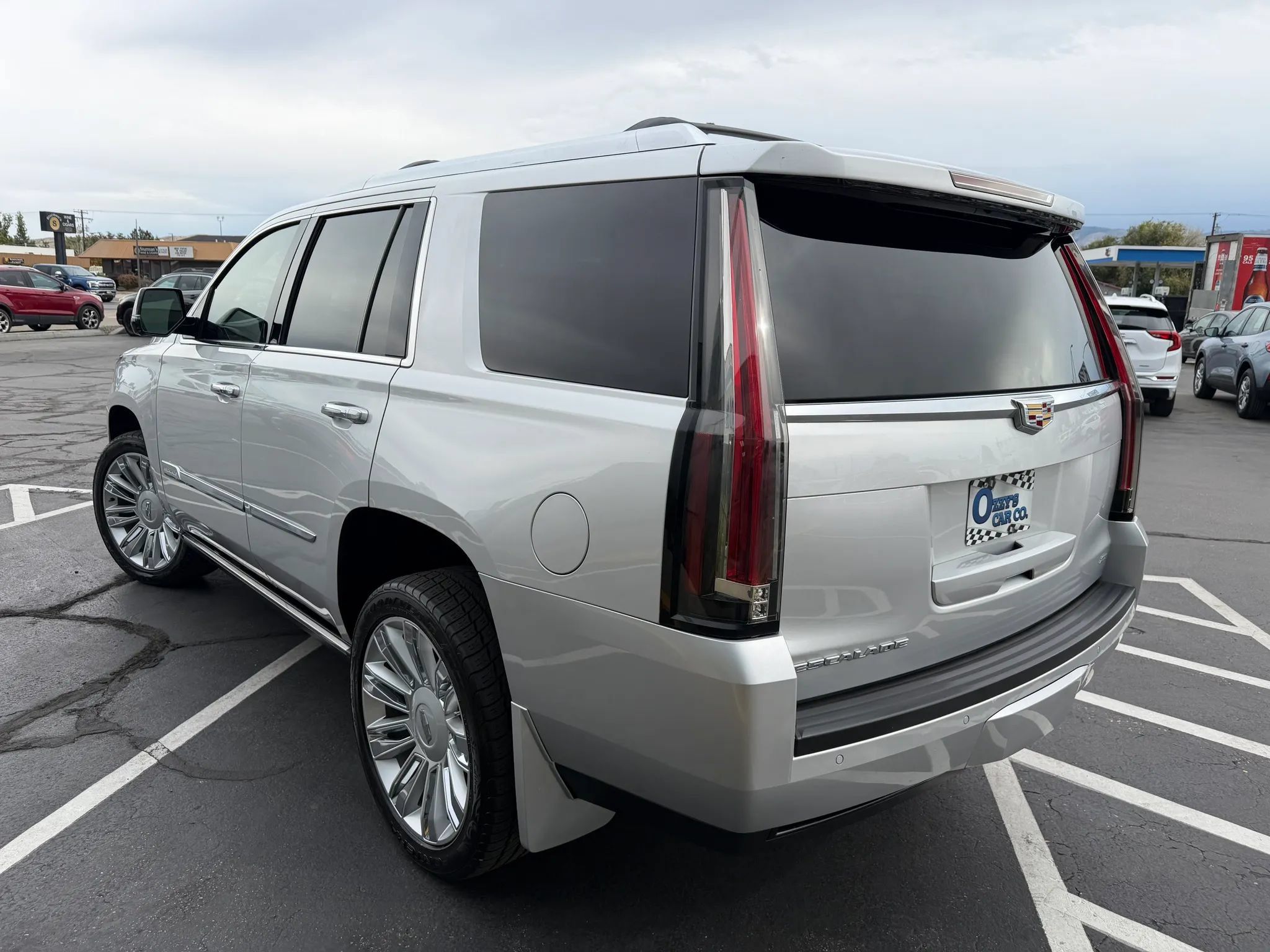 Used 2015 Cadillac Escalade Platinum AWD/4WD image 6