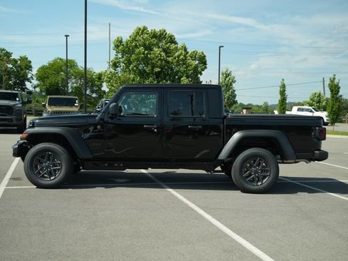 New 2026 Jeep Gladiator Sport w/ Dual Top Group AWD/4WD image 4