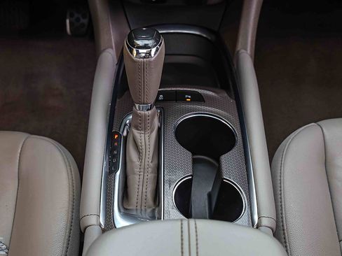 Used 2018 Chevrolet Malibu LT w/ Leather Package image 13