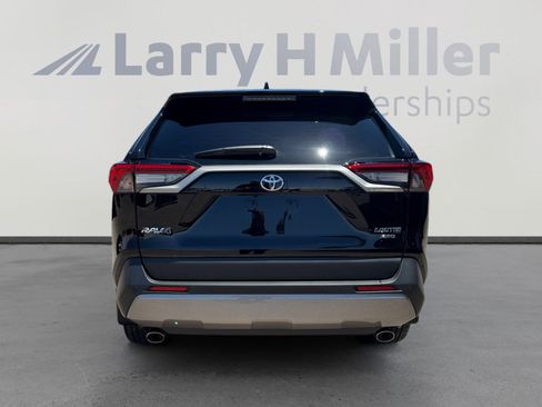 Used 2025 Toyota RAV4 Limited w/ Advanced Technology Package AWD/4WD image 4