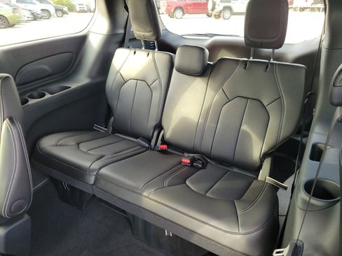 New 2026 Chrysler Voyager LX image 17