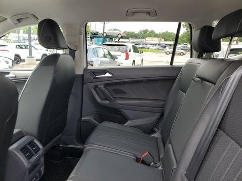 Certified 2023 Volkswagen Tiguan SE FWD image 16