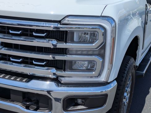Used 2025 Ford F250 Lariat AWD/4WD image 9