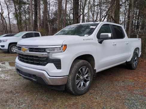 Used 2024 Chevrolet Silverado 1500 LT image 2
