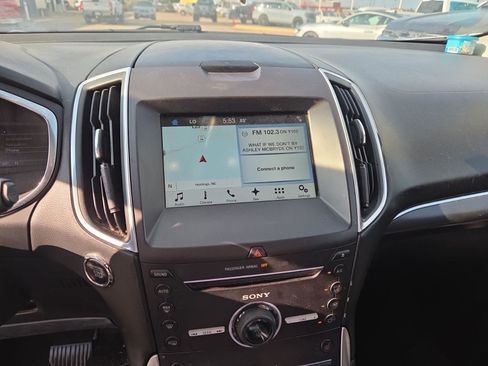 Used 2016 Ford Edge Titanium w/ Technology Package AWD/4WD image 10