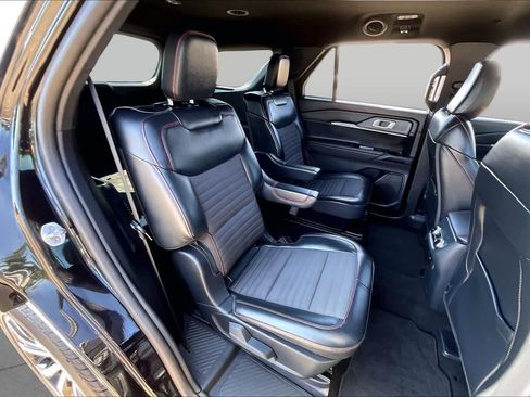 Used 2025 Ford Explorer ST-Line AWD/4WD image 19