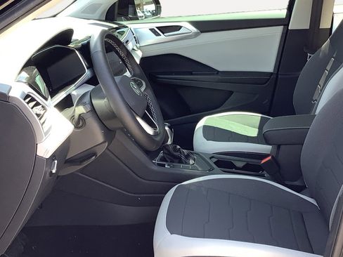 New 2026 Volkswagen Taos SE image 22