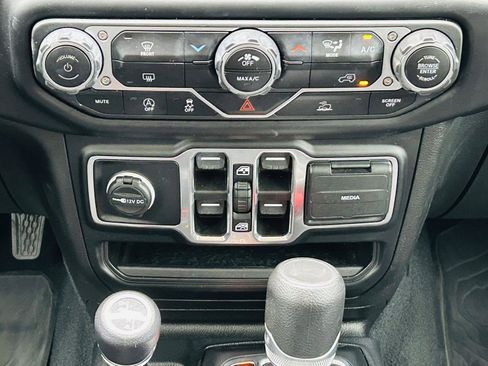 Used 2023 Jeep Wrangler Unlimited Sport AWD/4WD image 16