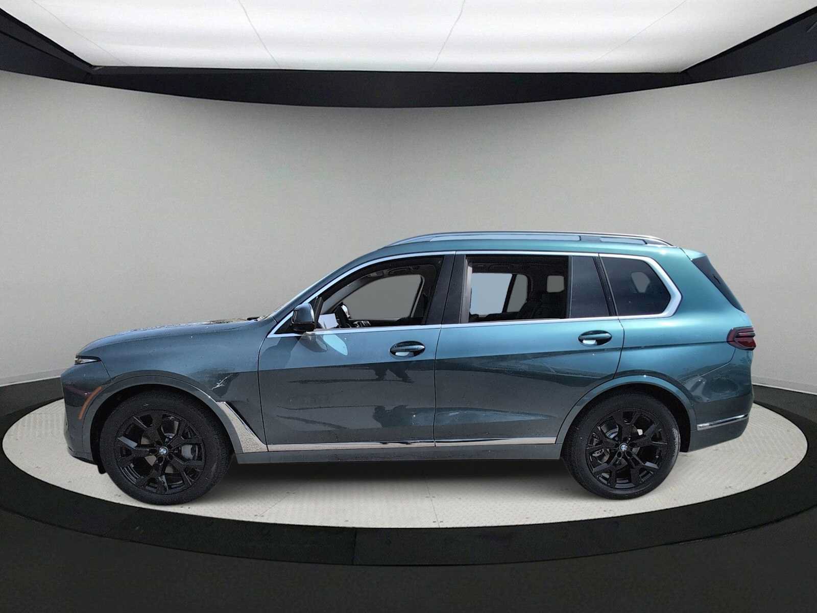Used 2026 BMW X7 xDrive40i w/ Premium Package AWD/4WD image 5