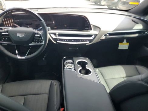 New 2026 Cadillac Lyriq Sport image 7