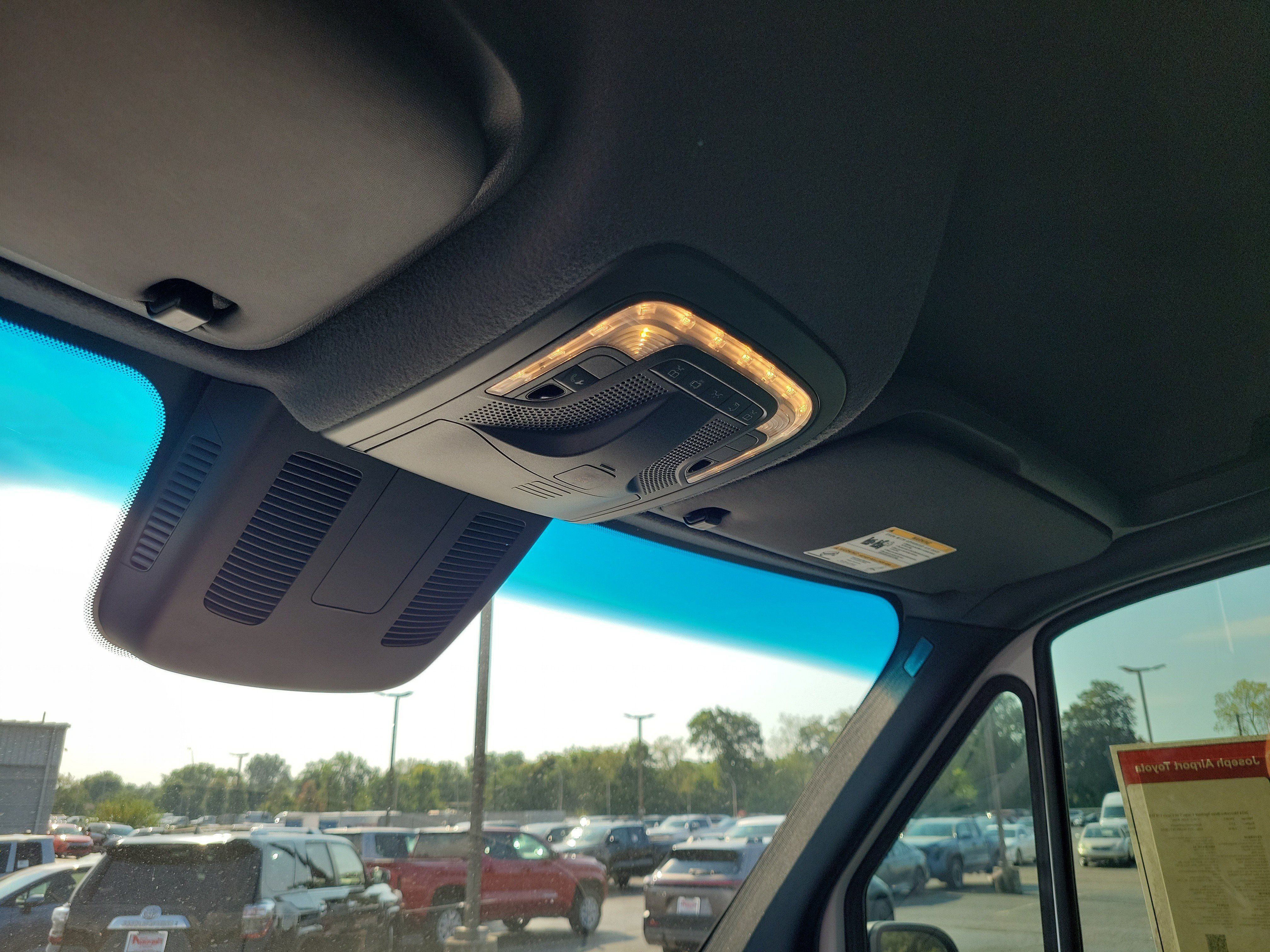 Used 2024 Mercedes-Benz Sprinter 2500 image 30