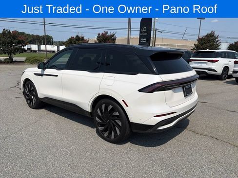 Used 2024 Lincoln Nautilus Reserve w/ Equipment Group 202A AWD/4WD image 2