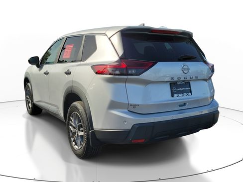 Certified 2025 Nissan Rogue S FWD image 5