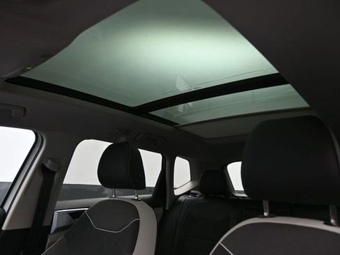 New 2026 Volkswagen Taos SE image 2