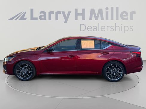 Used 2023 Nissan Altima 2.0 SR FWD image 2