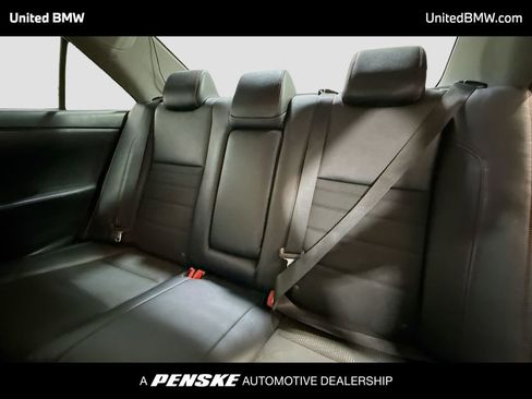 Used 2016 Toyota Camry SE image 11