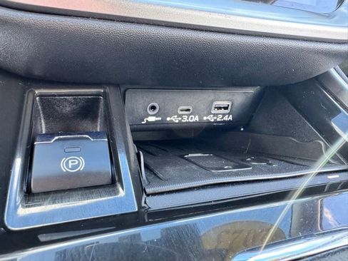 Used 2023 Subaru Outback Limited image 26