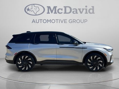 Used 2025 Lincoln Nautilus Reserve w/ Jet Appearance Package AWD/4WD image 7