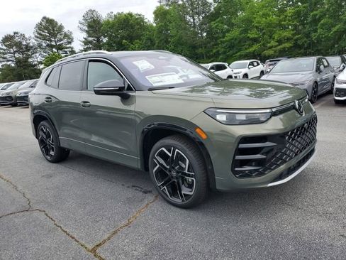 New 2026 Volkswagen Tiguan SEL R-Line AWD/4WD image 3