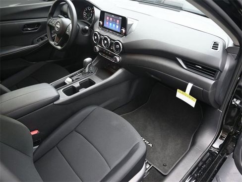 Used 2025 Nissan Sentra S image 36