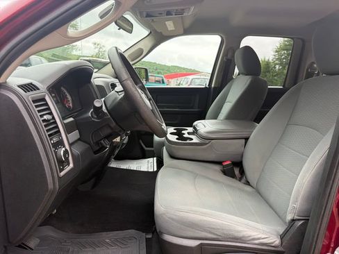 Used 2018 RAM 1500 Express w/ Express Value Package AWD/4WD image 10