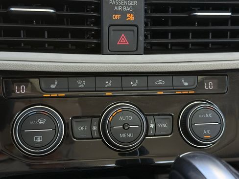 Used 2020 Volkswagen Jetta SE image 11