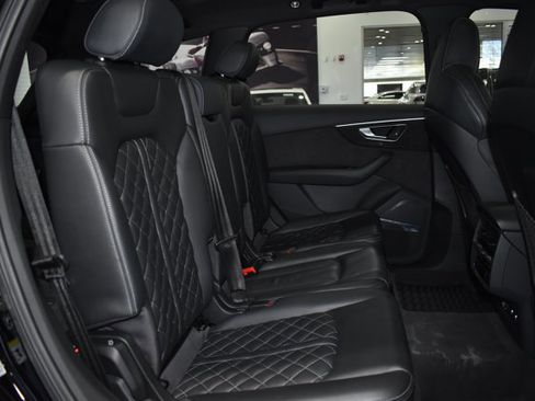 Used 2020 Audi SQ7 Premium Plus w/ Driver Assistance Package image 31