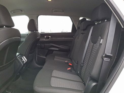 Certified 2025 Kia Sorento LX image 10