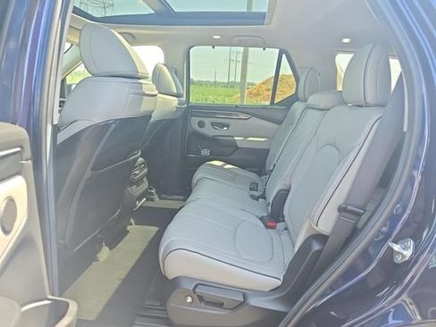 Used 2024 Honda Pilot Elite image 4