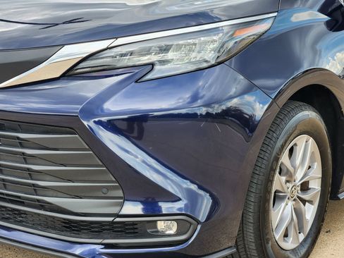 Used 2026 Toyota Sienna XLE FWD image 10